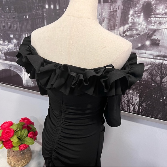 Xscape Black Ruffled Off The Shoulder Maxi Evening Gown NWT - Reemoly - Picture 15 of 16